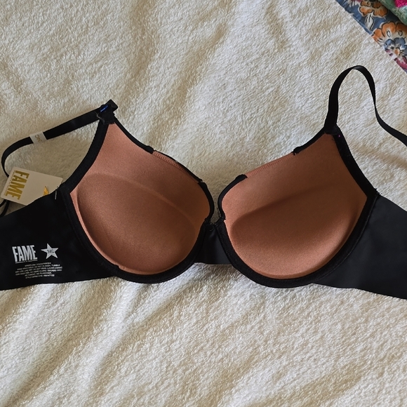 Frederick's of Hollywood Black and Brown Criss-Cross Lace Bra - Picture 5 of 6